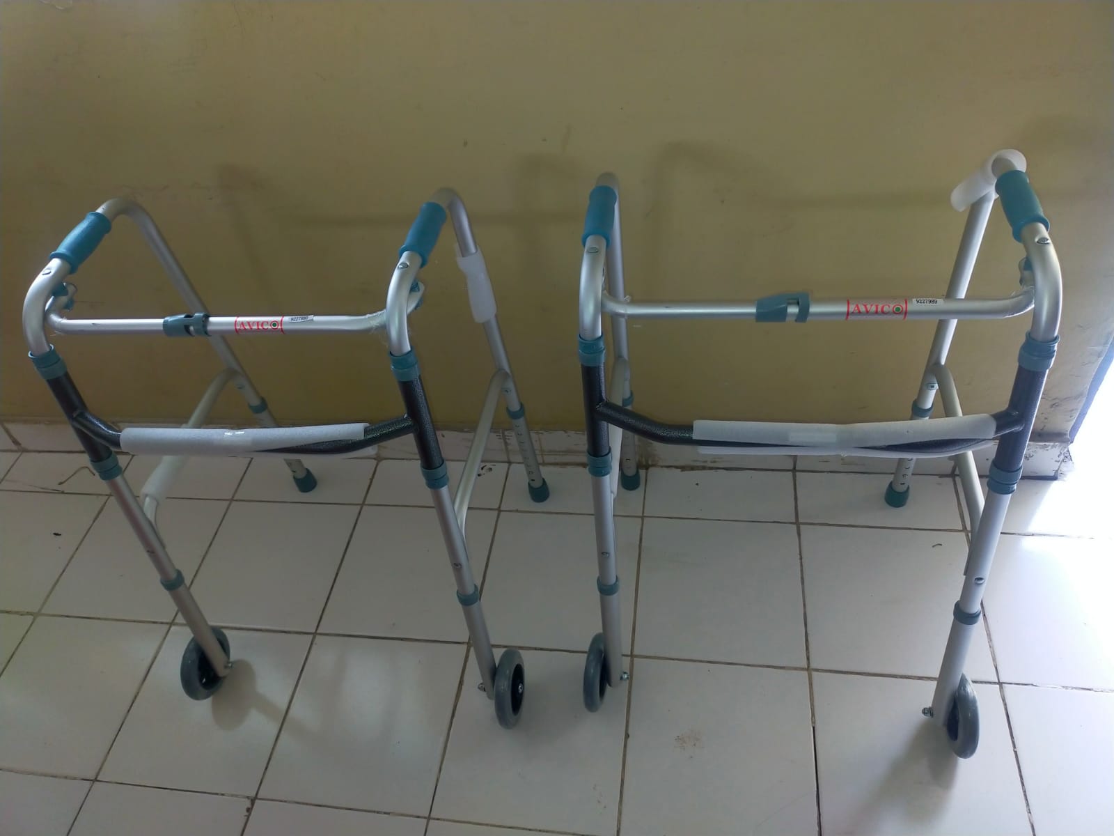 Walker 2 buah